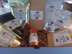 GIANT "Flavors of New Mexico" Red and Green Chile Lover's Christmas Gift Box - 8 Delicious Items!